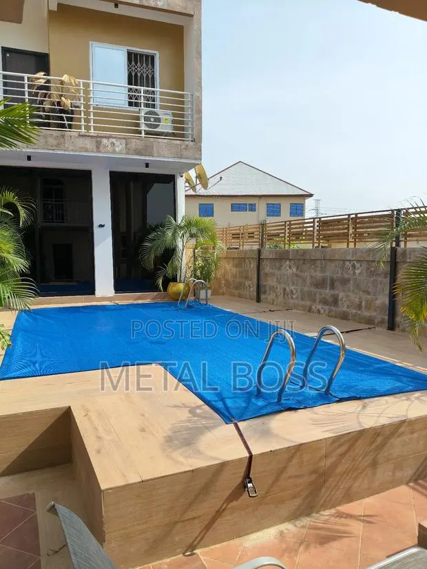 Fiber Mesh Pool Cover · Photo 1