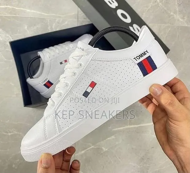 D Tommy Hilfiger Low White Perforated Casual · Photo 1