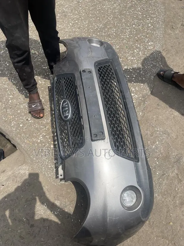 Kia Morning 2008-2010 Front Bumper Complete Used · Photo 1