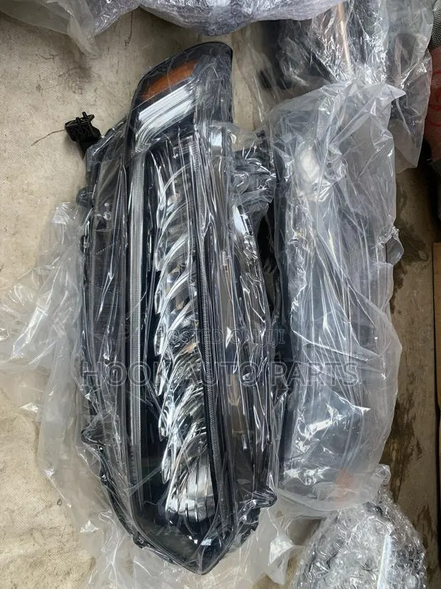 Honda Accord 2017, 2018, 2019, 2020 Headlight Full Touring · Photo 1