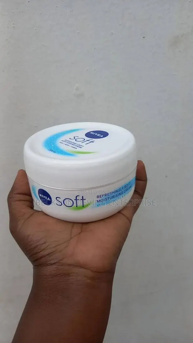 Nivea Soft Moisturizing Cream · Photo 1