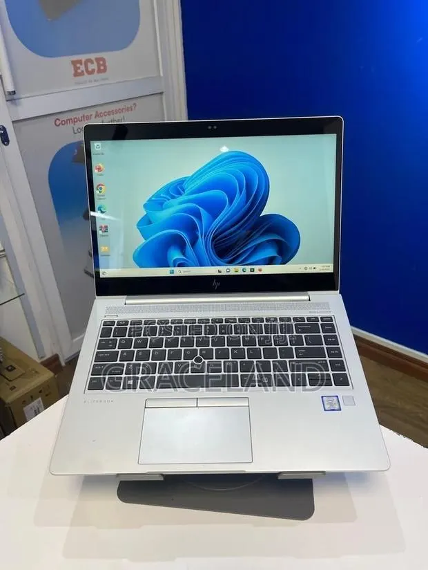 Laptop HP EliteBook 830 8GB Intel Core i5 SSD 256GB · Photo 1