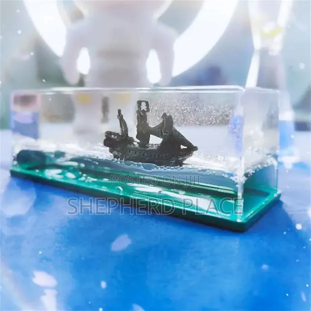 Cruise Ship Fluid, Living Room Decoration Gift Floating Boat · Photo 1
