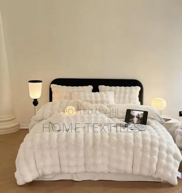 7 Pieces Fluffy Duvet Set With Fitted Bedsheet and Pillowcases · Photo 1