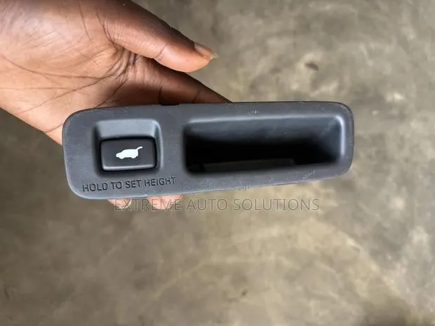 2018-2023 Honda Cr-v Inner Handle W/Switch · Photo 1