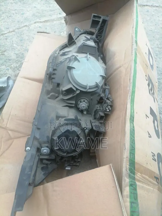 Mitsubishi L200 /Triton (2017-2019) Headlight Left. · Photo 1