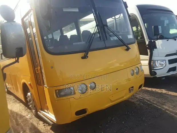 Hyundai Aero Town 2015 Yellow · Photo 1