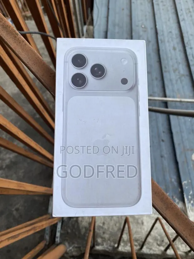 New Apple iPhone 17 Pro Max 1 TB Silver · Photo 1