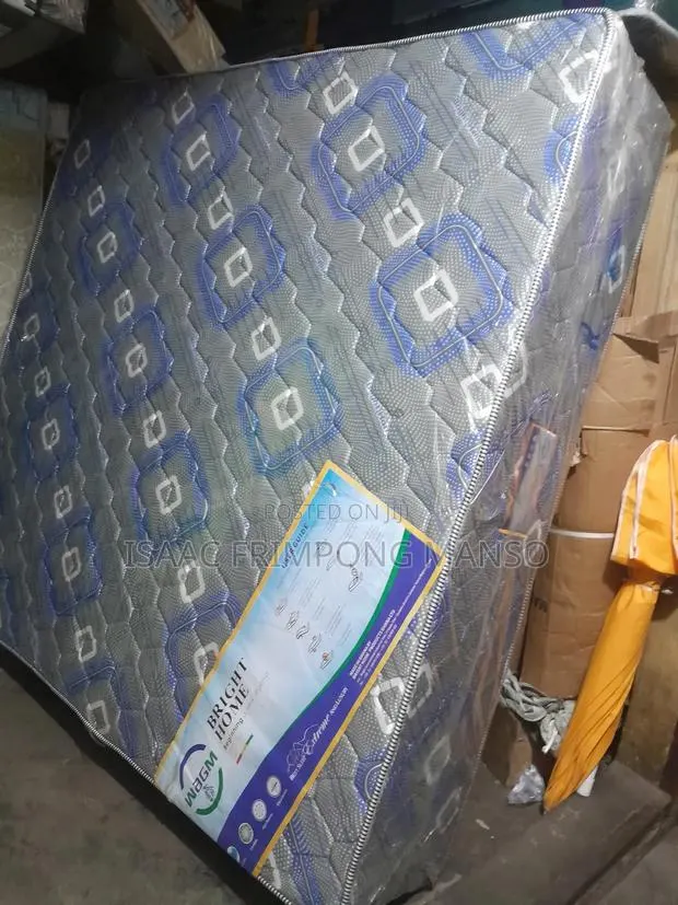 Queen Size Mattress for Sale · Photo 1