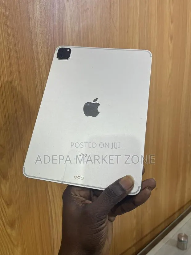 Apple iPad Pro 11 (2020) 256 GB Silver · Photo 1
