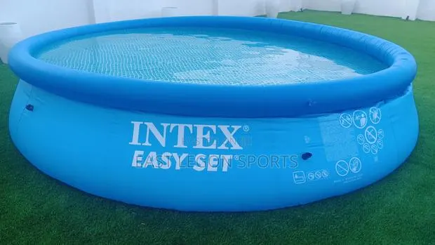 12ft Swimming Pool New Delivery Collect 244 Bestway · Photo 1