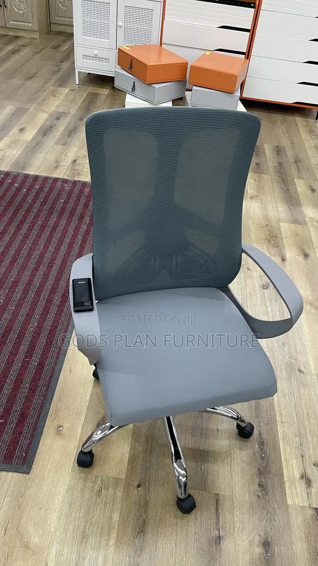 Office Swivel Chair (1079) · Photo 1