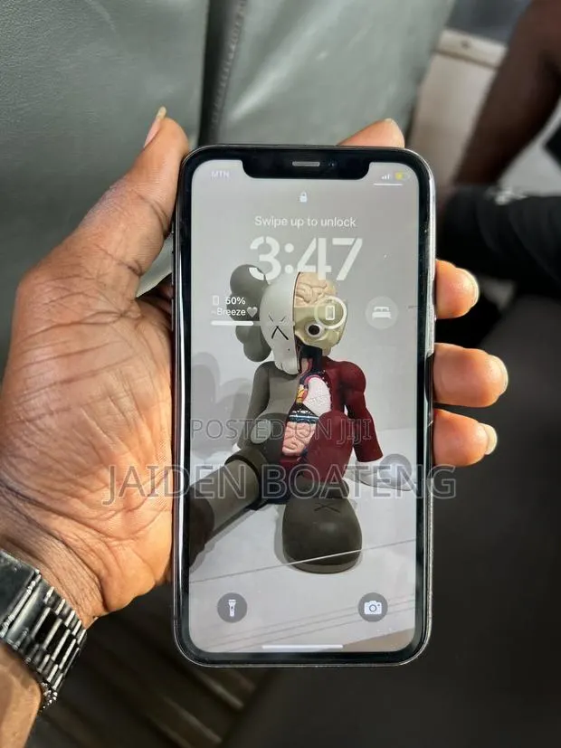 Apple iPhone 11 128 GB Black · Photo 1