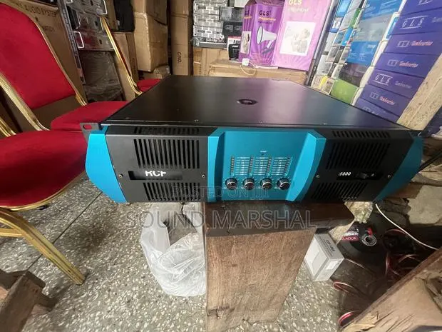 RCF R8000 4 Channel Amplifier · Photo 1