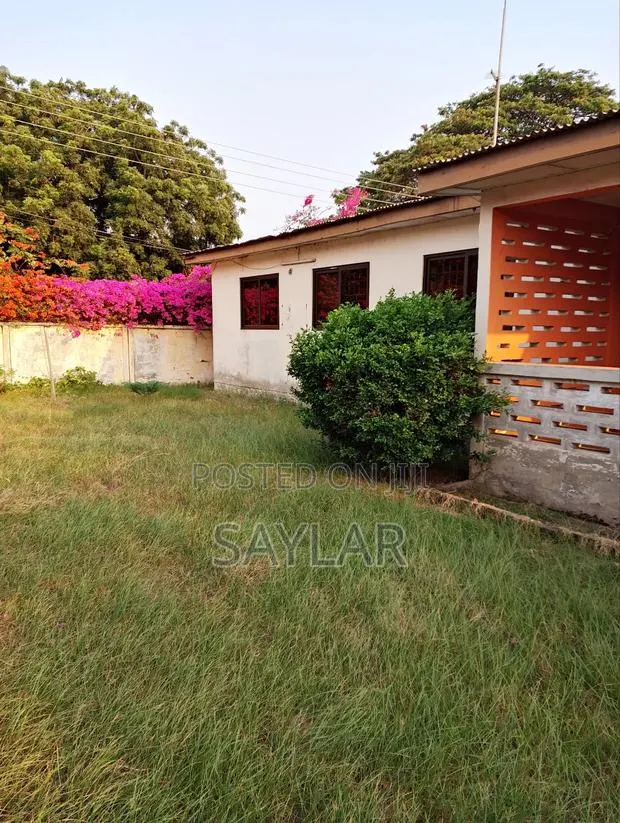 6bdrm House in Tema Metropolitan for sale · Photo 1