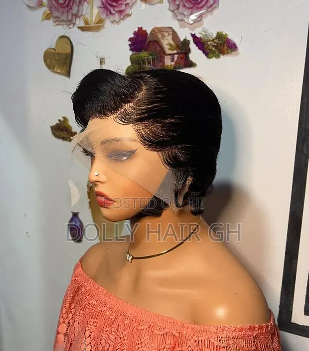 Frontal Pixie Cut · Photo 3