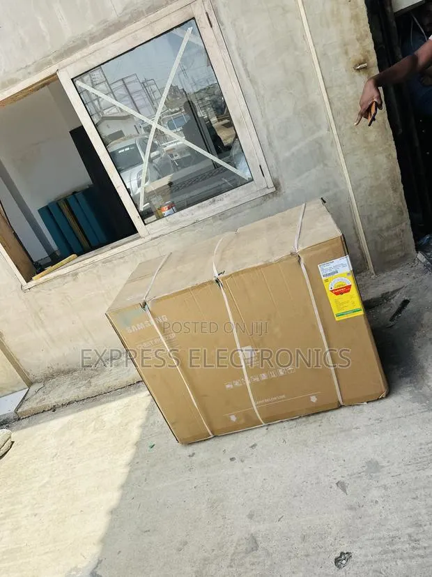 Limited Stock Chest Freezer Single Door Samsung 281l · Photo 1