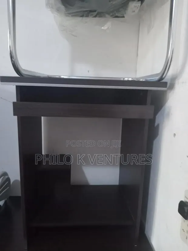 Secretary's Table · Photo 1