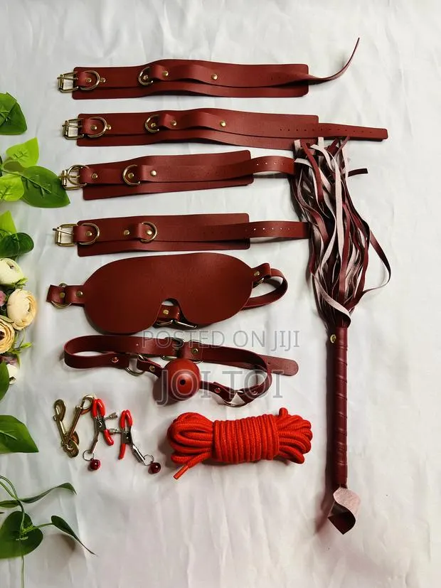 Charm Restraint Set · Photo 1