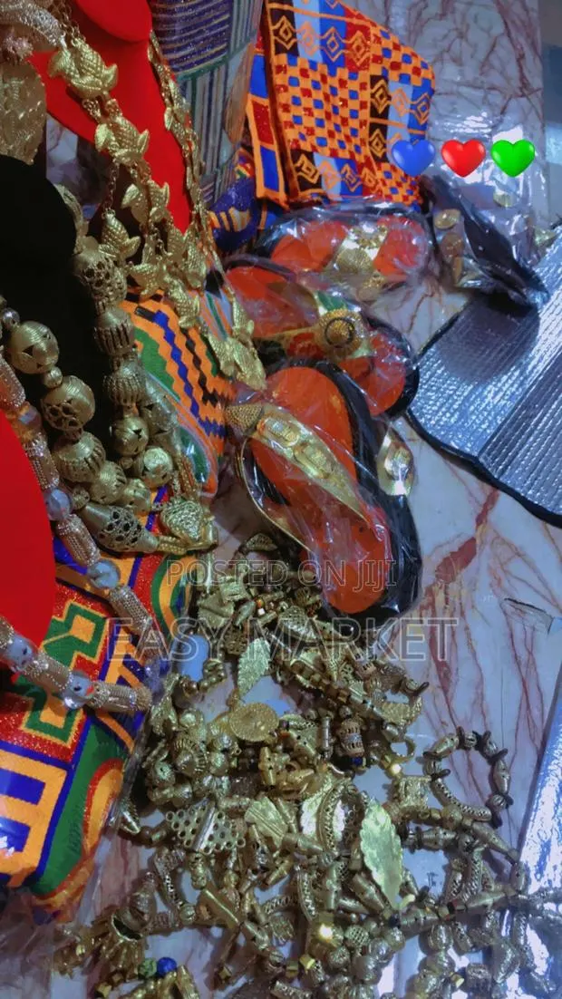Kente Gold Beads Renting for Man and Woman · Photo 1