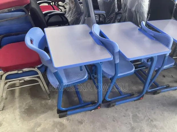 Student Table and Chair · Photo 1