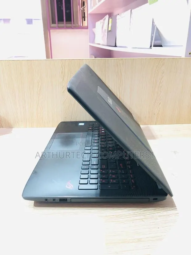 Laptop Asus GL552VW 16GB Intel Core i7 HDD 1T · Photo 1