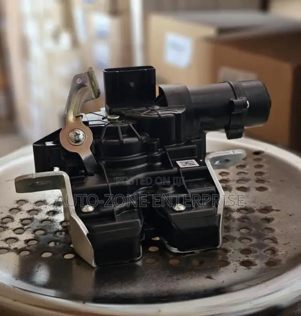 Hyundai Tucson 2023 2024 2025 Boot Lock Actuator · Photo 1