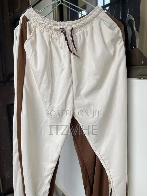 Cotton Unisex Joggers · Photo 1
