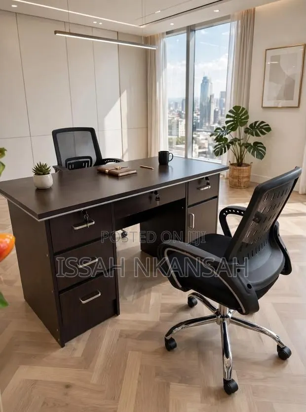 Luxury Office Desk and 2 Chairs · Photo 1