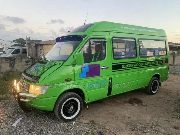 Mercedes-Benz Sprinter 2013 Green · Photo 1