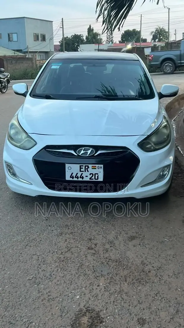 Hyundai Accent 2014 White · Photo 1