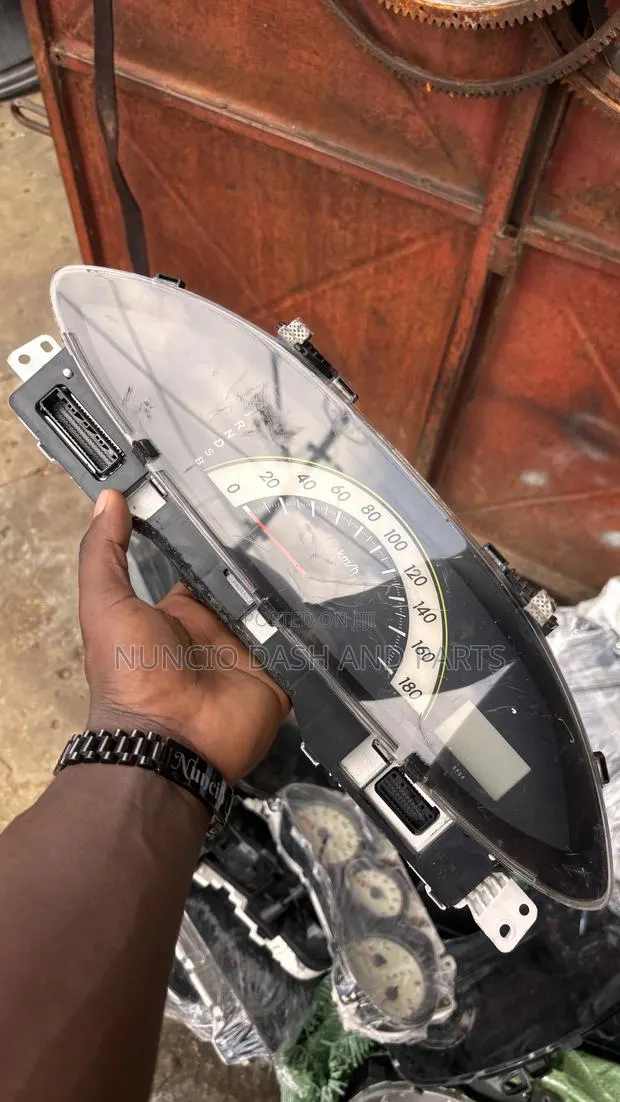 Toyota Yaris Sedan 2009 Meter Board Cluster · Photo 1