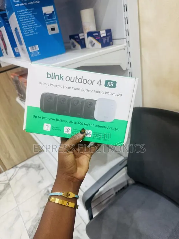 Ultra Modern Sleek Blink Outdoor 4 · Photo 1