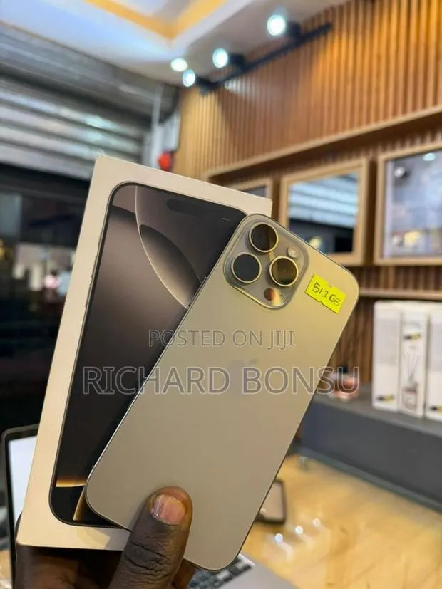New Apple iPhone 15 Pro Max 256 GB Silver · Photo 1