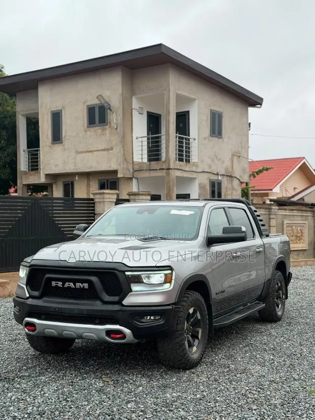 RAM 1500 Rebel Crew Cab 4WD 5.6 ft SB 2023 Gray