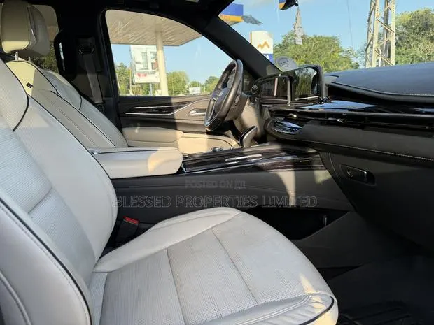 Cadillac Escalade 2021 White · Photo 1