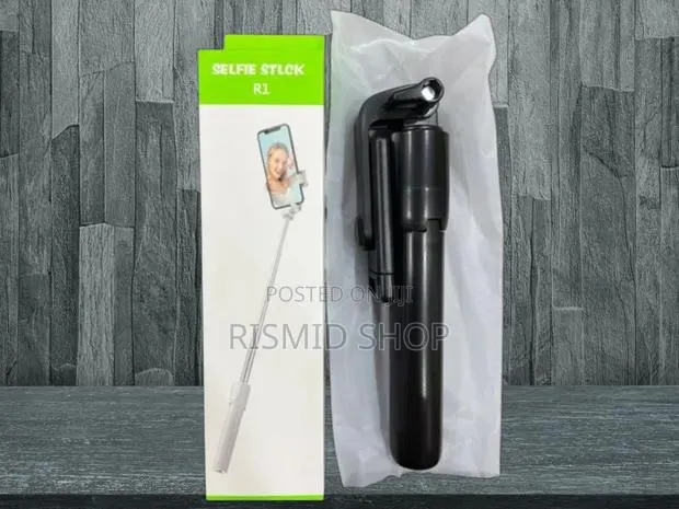 R1 Extendable Selfie Stick · Photo 1
