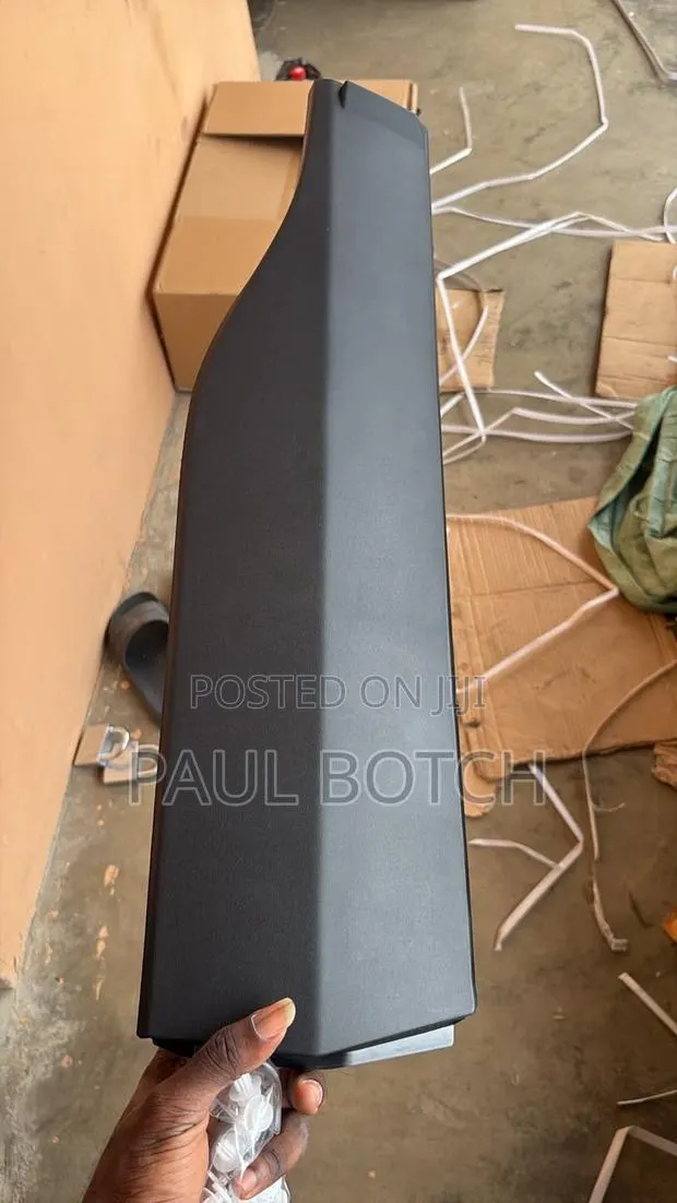 2019-2024 Toyota Rav4 Door Moulding. · Photo 1