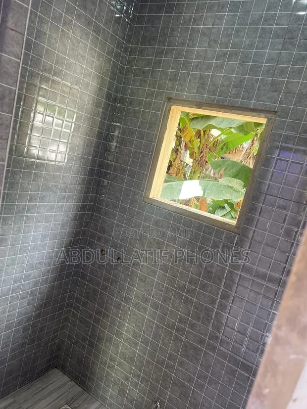 Newly Built Single Room · Photo 3