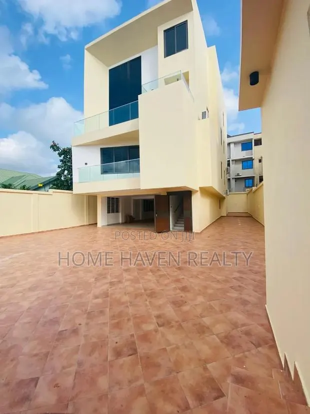 5bdrm House in Dzorwulu for sale · Photo 1