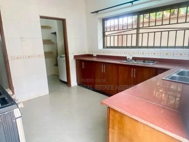 4bdrm House in Airport Residential Area for rent · Photo 8
