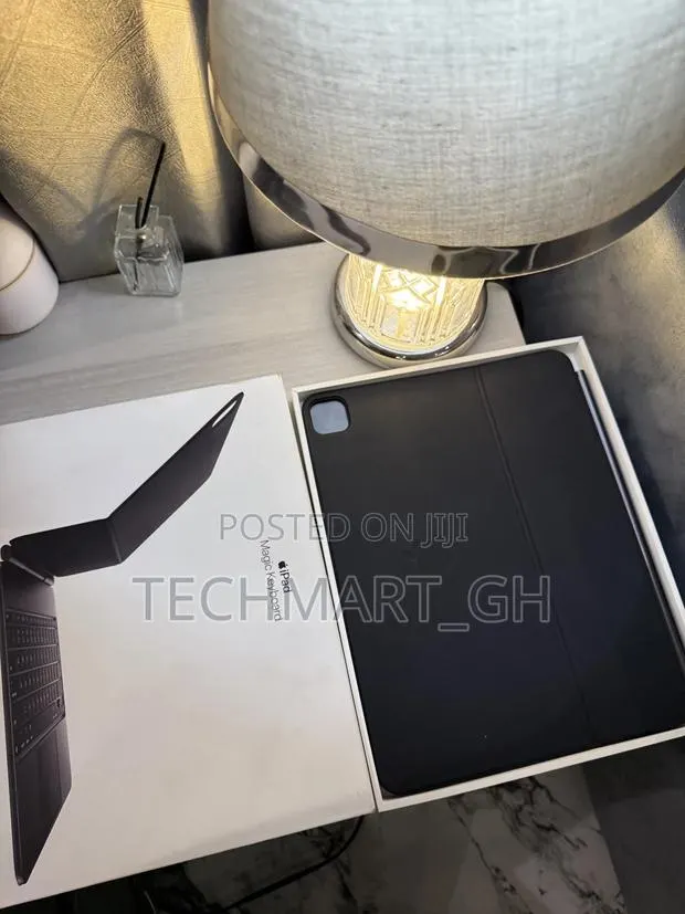 13inch Magic Keyboard For · Photo 1