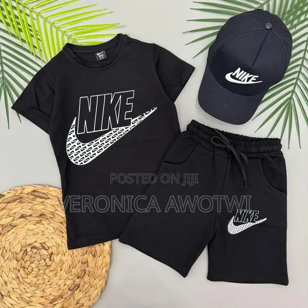 Nike Causal With Cap · Photo 1