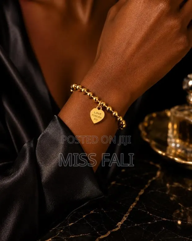 Forever Yours Bracelet · Photo 1
