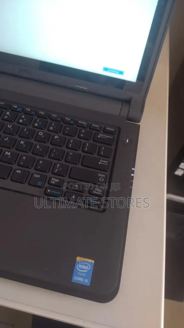 Laptop Dell Latitude 3350 8GB Intel Core i5 HDD+SSD 500GB · Photo 1