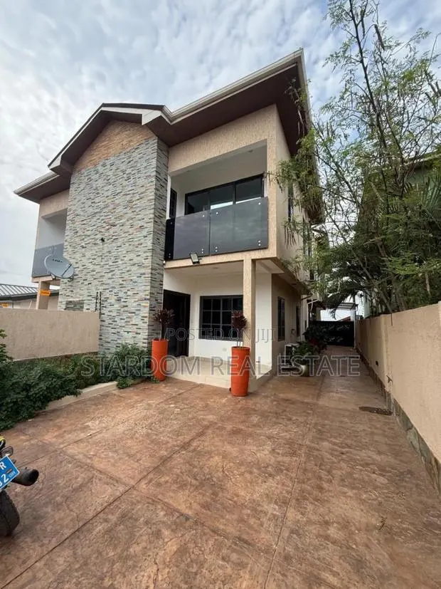 3bdrm Duplex in Baatsona Ecobank, Spintex for rent · Photo 1