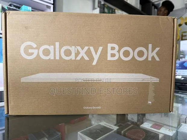 New Laptop Samsung 16GB Intel Core Ultra 7 SSD 512GB · Photo 1