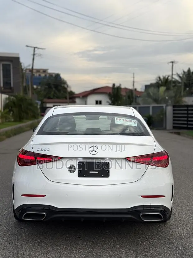 Mercedes-Benz C300 2023 White · Photo 1