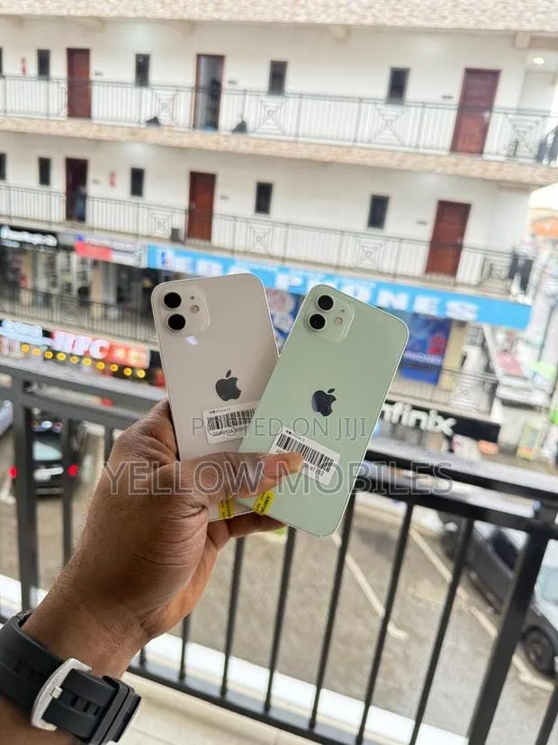 Apple iPhone 12 256 GB Green · Photo 1