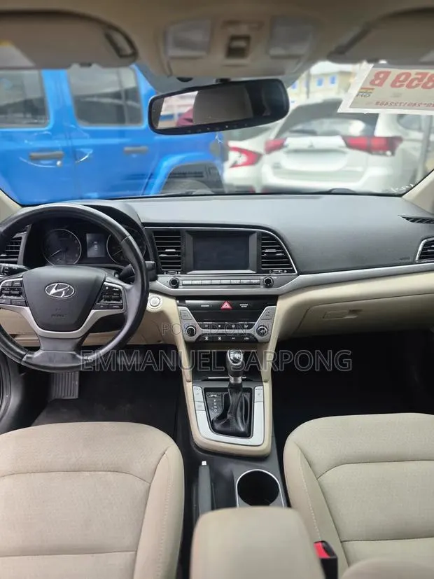 Hyundai Elantra 2017 Black · Photo 7